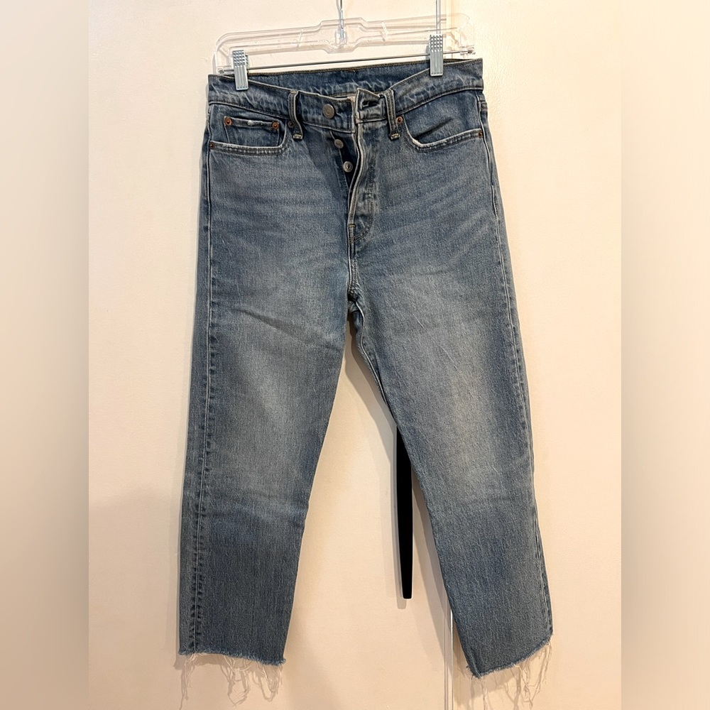 Levi’s Ribcage Cropped Jeans